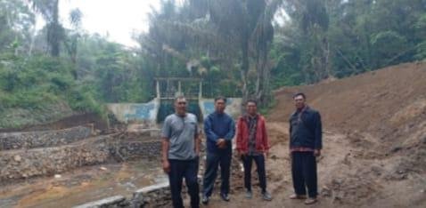 Dukung Ketahanan Pangan dan Ekonomi Umat, KUA Sindang Kelingi Tinjau Pembangunan Embung Wisata di Desa Sindang Jati
