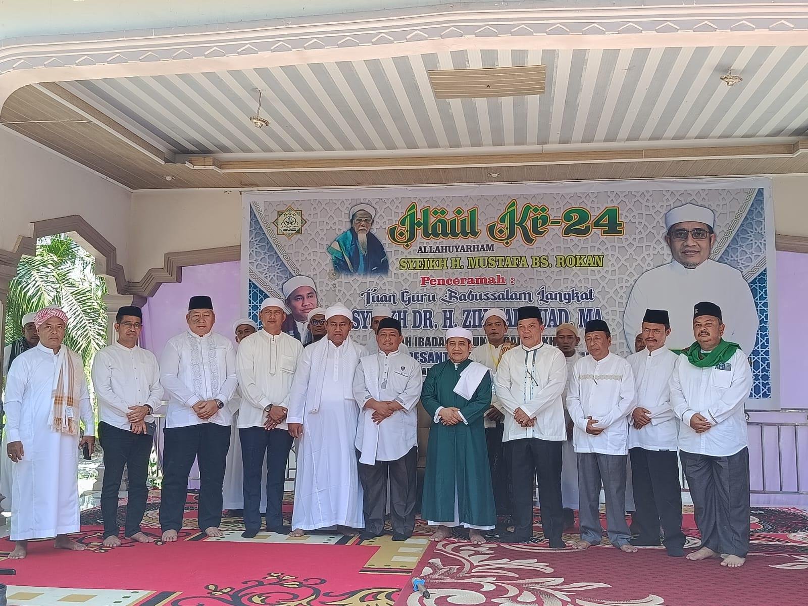 Kepala KUA Sei Kepayang Hadiri Haul ke-24 Alm. Syekh Mustafa BS Rokan