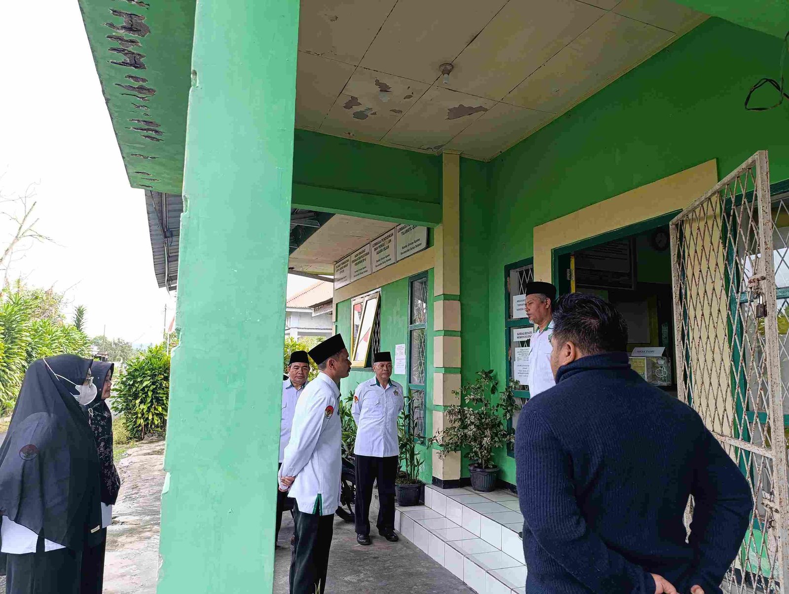 Kepala KUA Curup Selatan Tegaskan Disiplin Laporan dan Data: Dorong Semangat Pelayanan di Bulan Kemerdekaan
