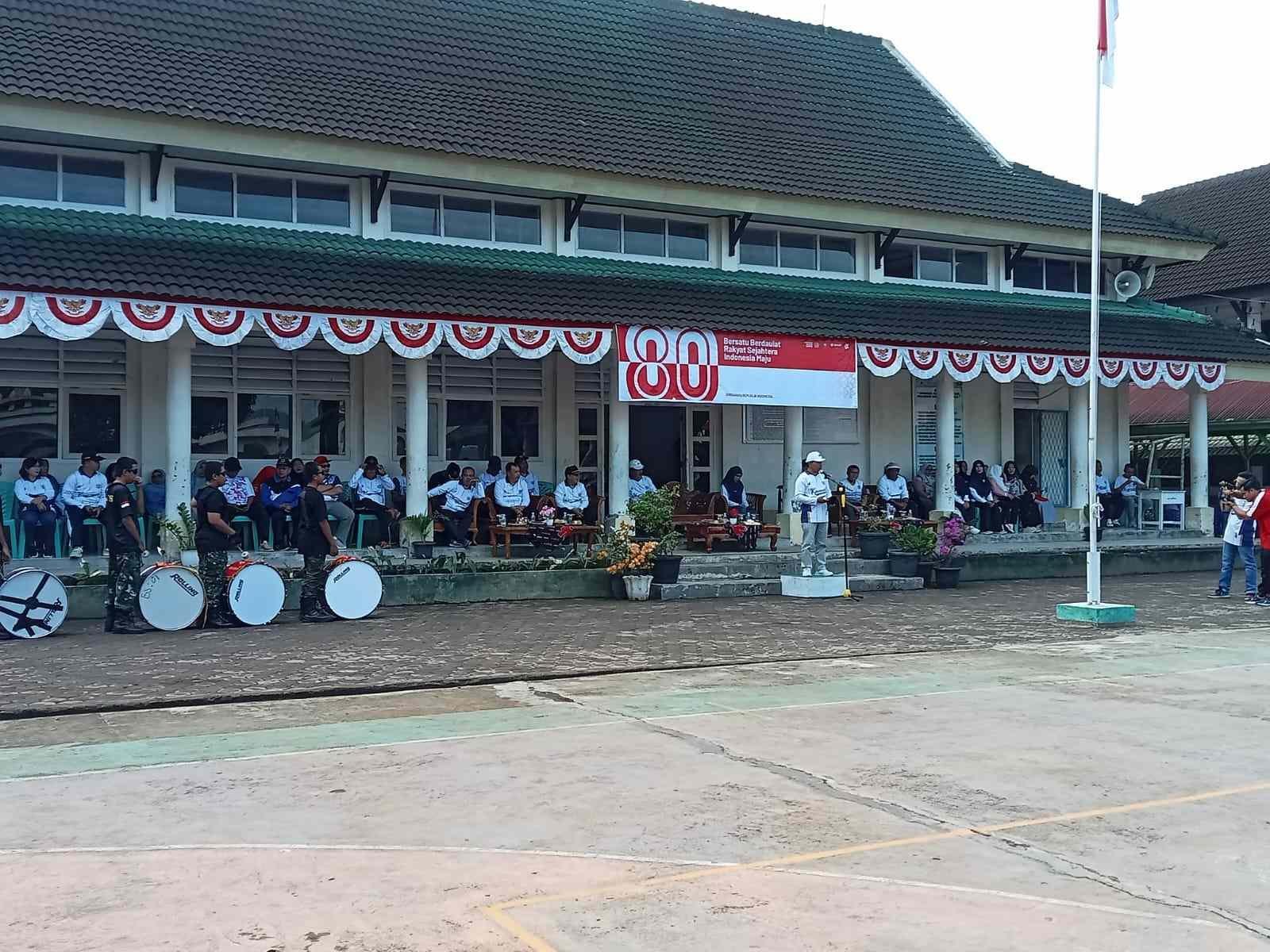 Perwakilan ASN KUA Curup Selatan Semangat Menyambut HUT RI ke-80 pada Pembukaan Acara Kemenag di MTs Baitul Makmur