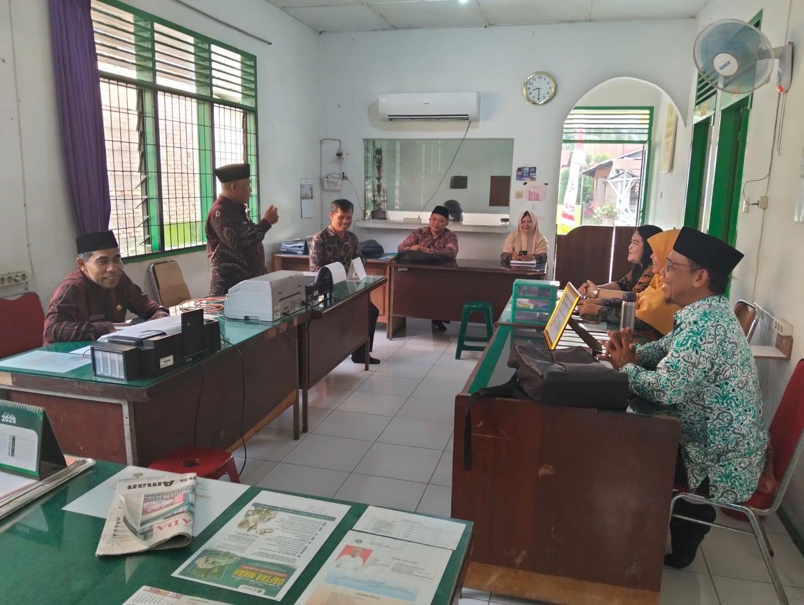 Kepala KUA Batang Kuis Evaluasi Kegiatan Akselerasi Pencegahan Pernikahan Dini 
