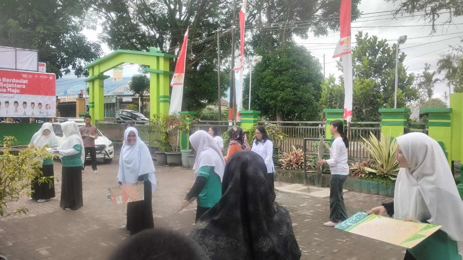 Tim Wanita KUA Curup Selatan Tunjukkan Sportivitas di Lomba Bola Kejujuran