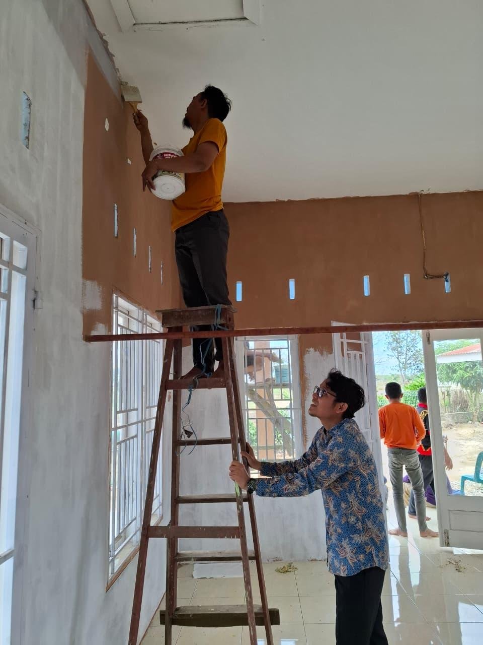 CPNS Penghulu Kemenag Simalungun Gotong Royong Mengecat Masjid Ikhlas Beramal Jelang HUT RI ke-80