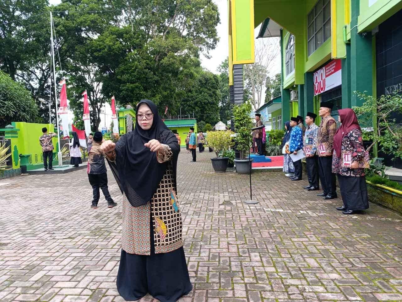 Perwakilan KUA Curup Selatan Berkiprah di Upacara HUT RI ke-80 Kemenag