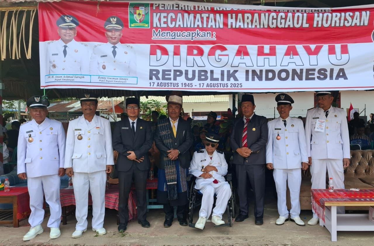 CPNS Penghulu Kecamatan Purba dan Haranggaol Horisan Pimpin Doa pada Upacara HUT ke-80 RI