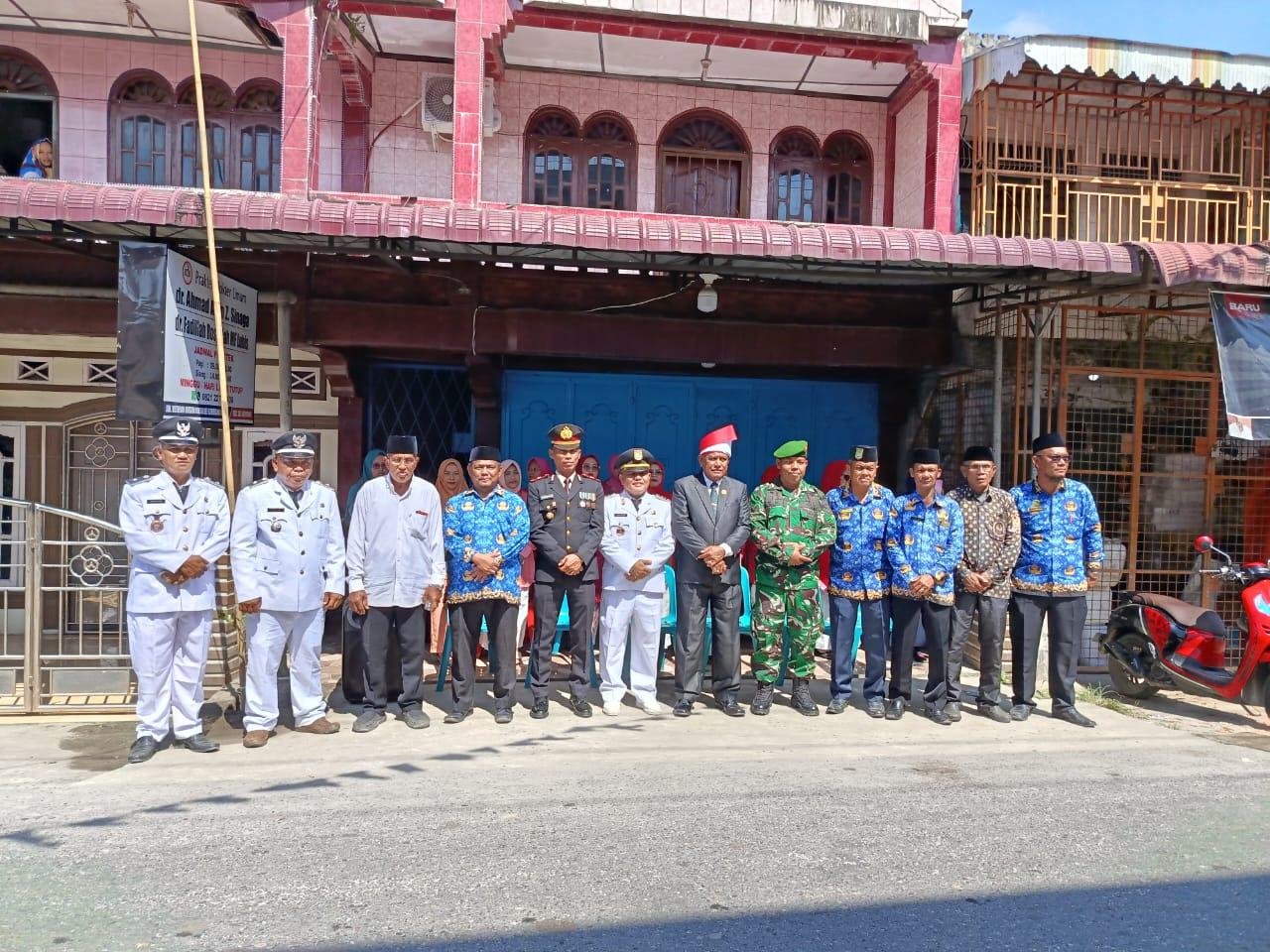 Kepala KUA Sei Kepayang Ikuti Pawai Defile dalam Rangka HUT Ke-80 RI 