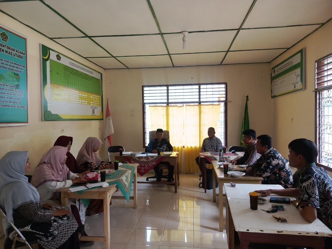 KUA Tuhemberua Gelar Rapat Koordinasi Penguatan Tugas dan Fungsi ASN