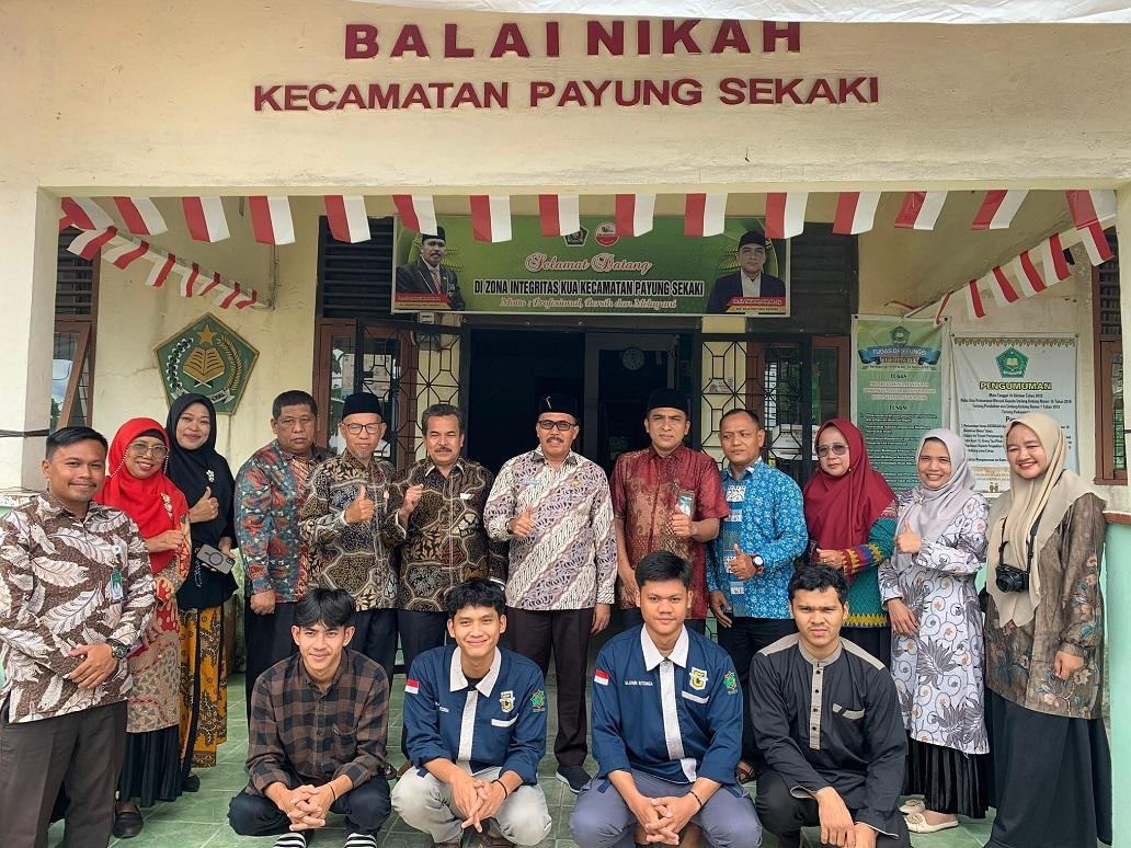 Ka. KUA Payung Sekaki, Sambut Kedatangan Ka. Kankemenag Kota Pekanbaru