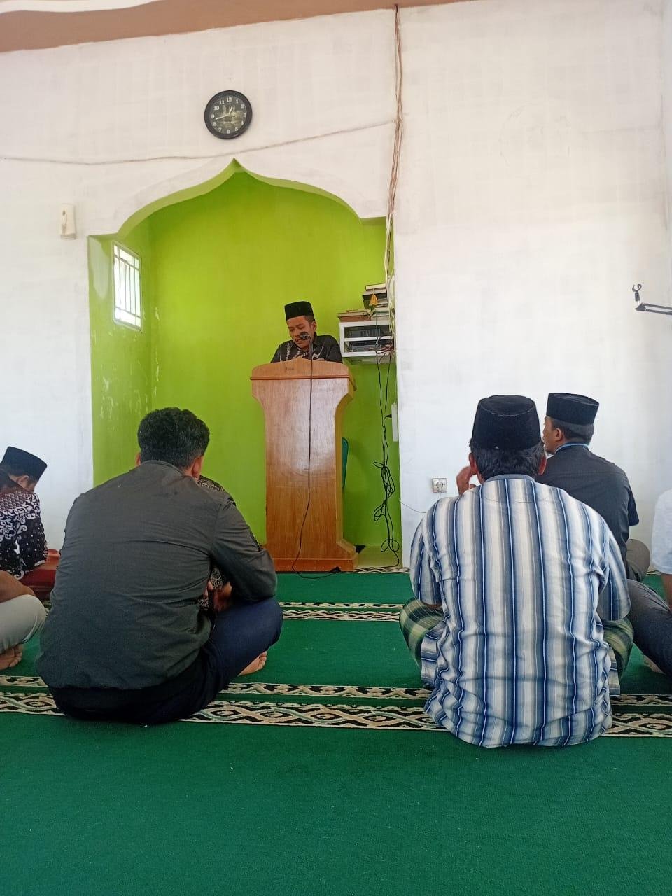 CPNS Penghulu KUA Pamatang Silimahuta Sampaikan Khutbah Jumat tentang Akhlak Mulia