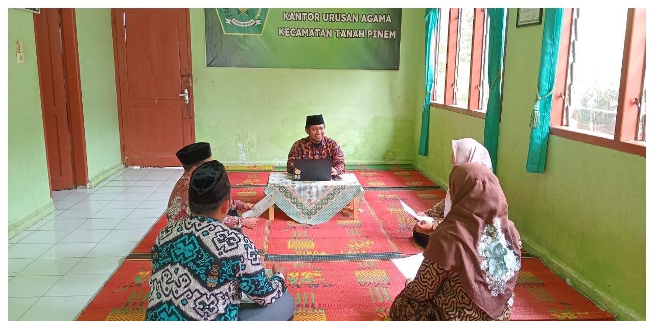KUA Tanah Pinem Gelar Rapat Koordinasi Bulanan, Rancang Strategi Pelayanan Umat