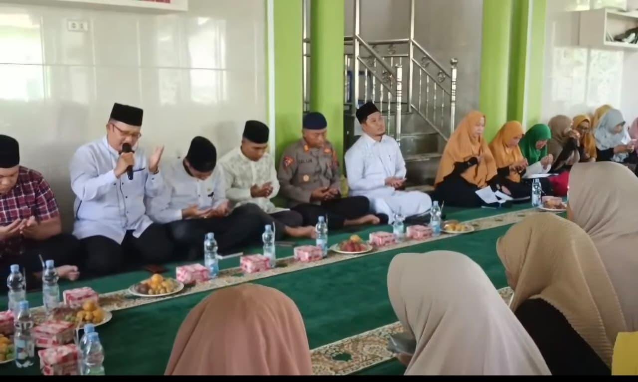 KUA Batang Kuis Gelar Istighosah Bersama Untuk Keselamatan dan Kedamaian Bangsa