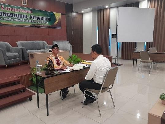 Hari Kedua, Kepala KUA Curup Tengah Ikuti Uji Kompetensi Baca Al-Qur’an, Terjemah, dan Menulis Ayat