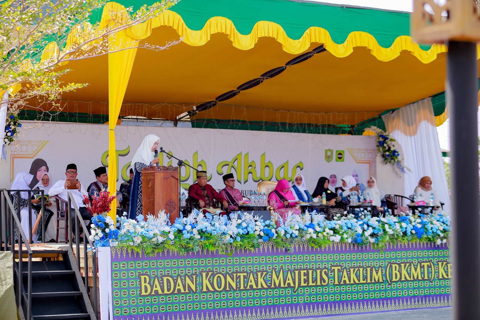 Tabligh Akbar Badan Kontak Majelis Taklim (BKMT) se-Kabupaten Sanggau.