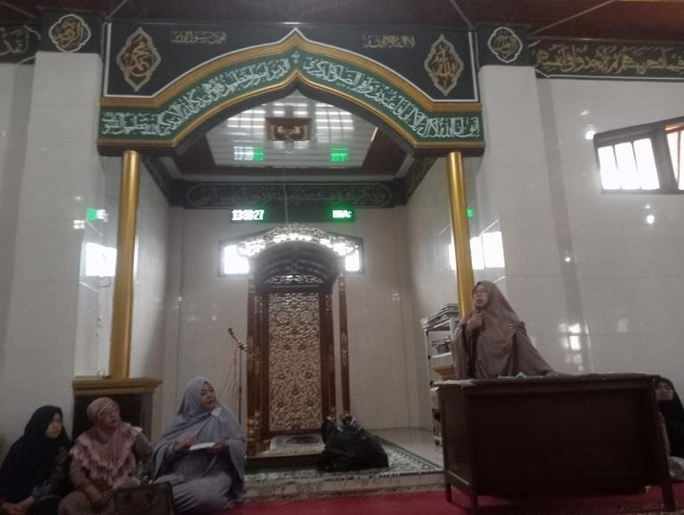 Pengajian Bulanan, ASN KUA Curup Tengah : Perbanyak Ilmu Agama untuk Persiapan Kembali Kepada Allah