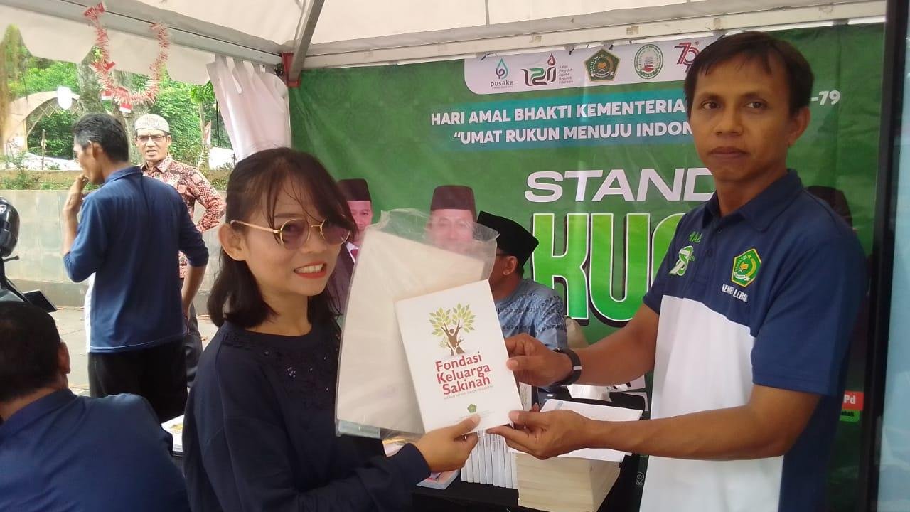 Antusiasme Tinggi Sambut Stand Pelayanan KUA di Hari Amal Bhakti Kemenag ke-79