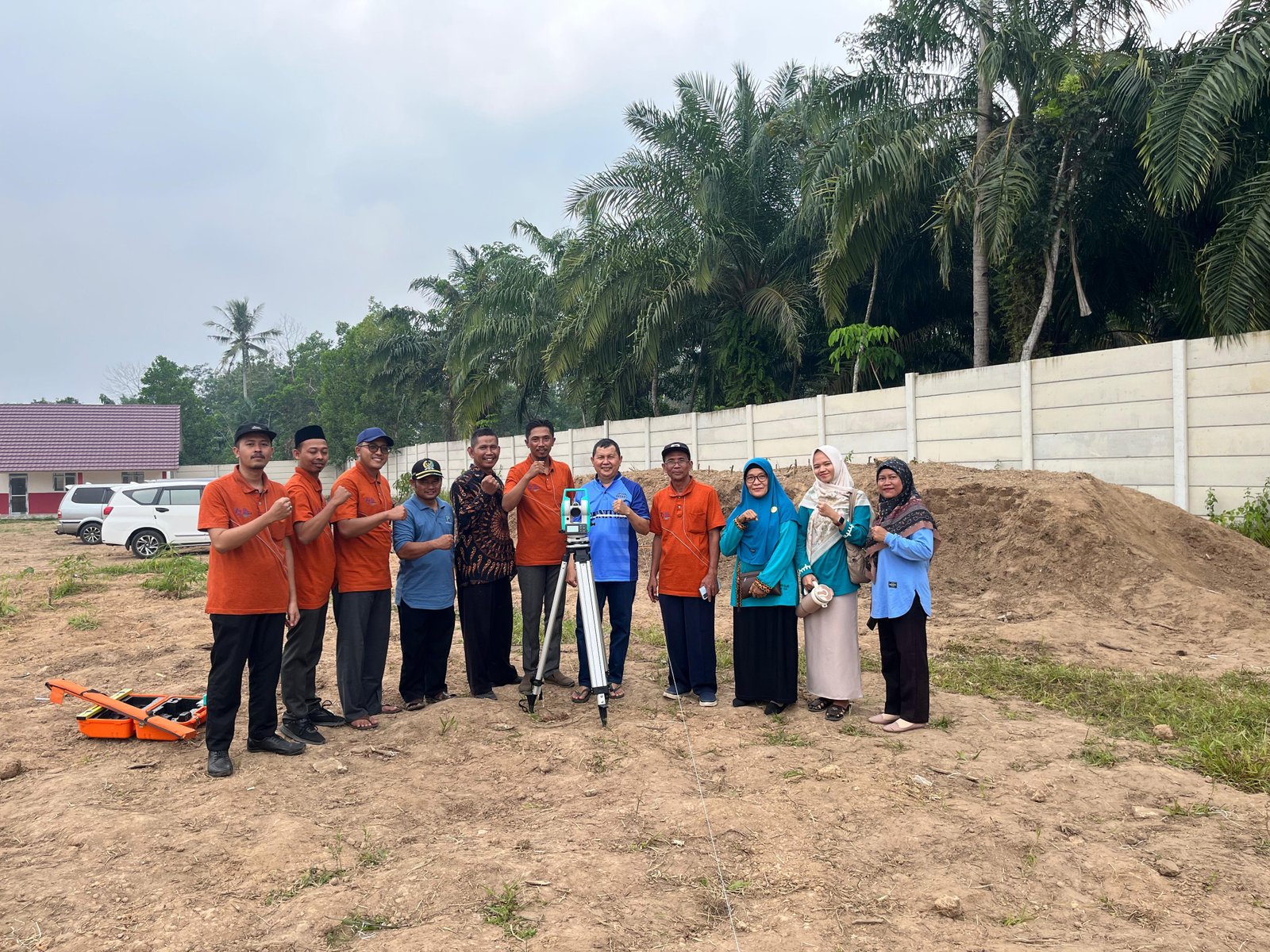 Tim Wakaf Kemenag Tinjau KUA dan Arah Kiblat di Waway Karya