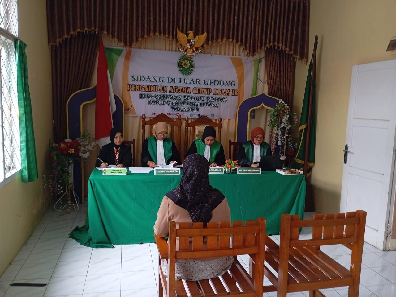 Sinergi Layanan Hukum dan Keagamaan: PA Curup Gelar Sidang Keliling di KUA Selupu Rejang