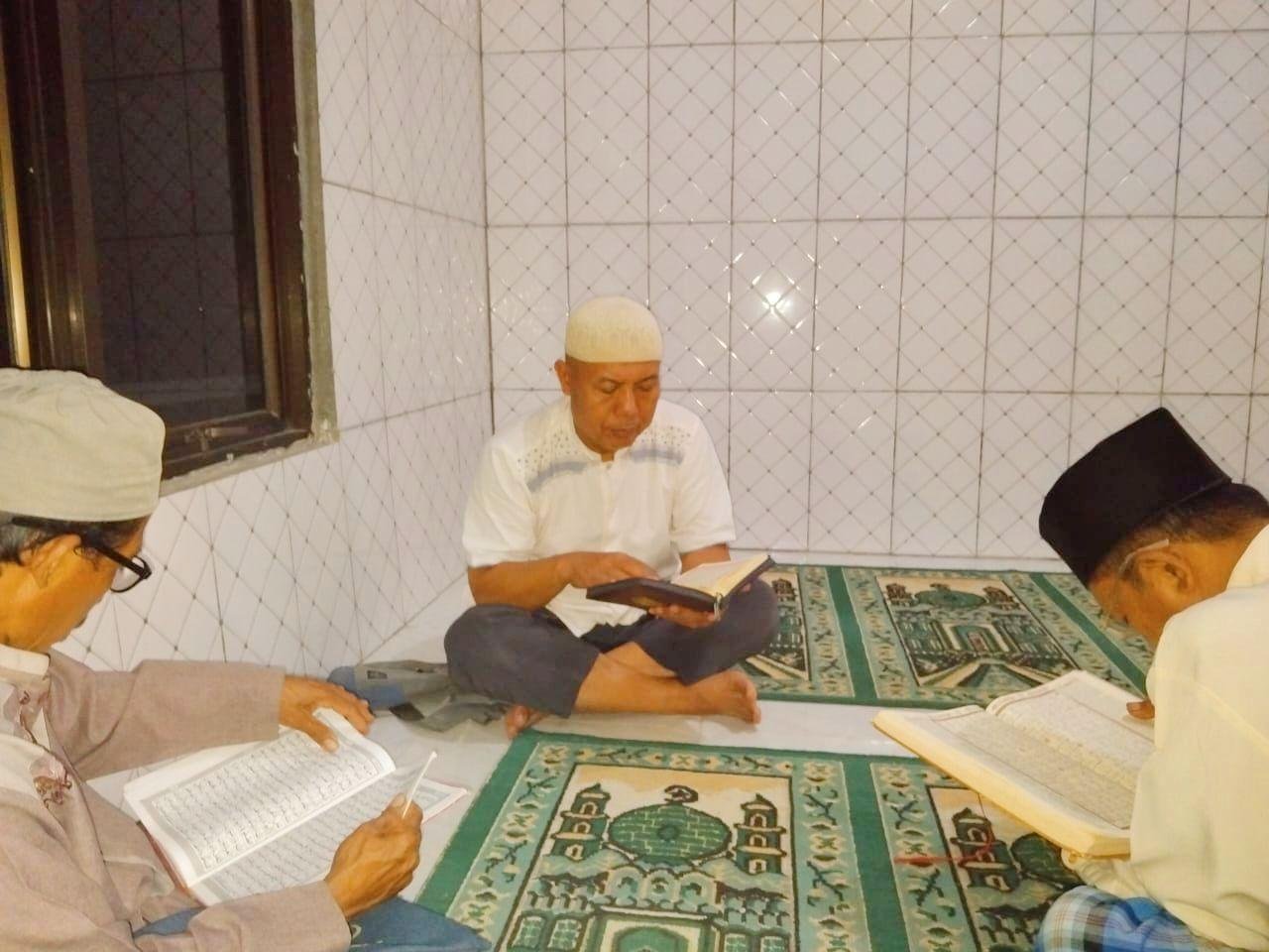 Operator KUA, Tetap Berdakwah Meski Seragam Berganti