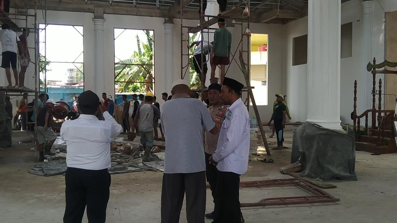 Pantau Pengecoran Masjid Besar Kecamatan, Kepala KUA Mangoli Utara: 